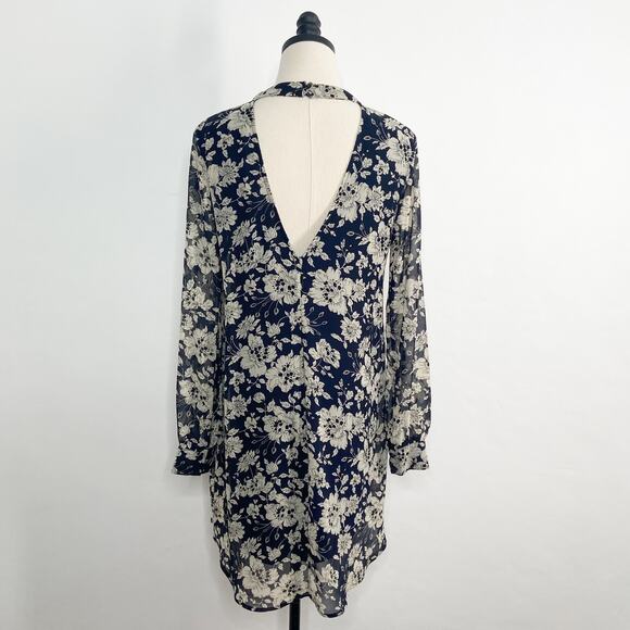 ASTR The Label Floral Back Cutout Mini Dress Navy Blue Cream Shift Boho Size M - Picture 8 of 13